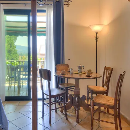 Hébergement de vacances In With Vineyards Olive Groves