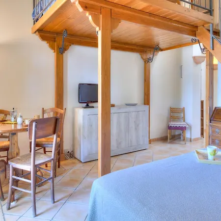 Hébergement de vacances In With Vineyards Olive Groves