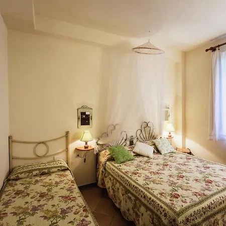 In With Vineyards Olive Groves Hébergement de vacances *